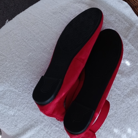 Never worn shoes - Picture 3 of 3